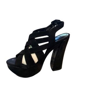 NEVER WORN!  Report “Virginia” sz. 7.5. Black suede. Platform.